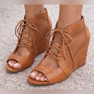 Steve Madden Tan Wedge open toe Ankle Boots